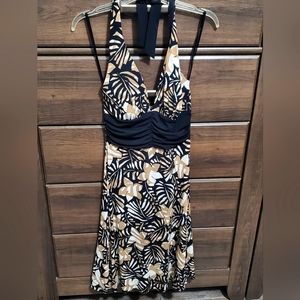 Womans floral midi dress.